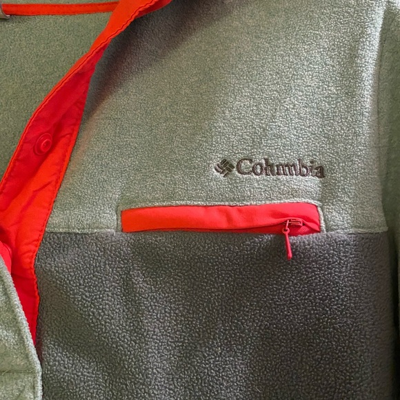 Columbia pull over - Picture 2 of 2